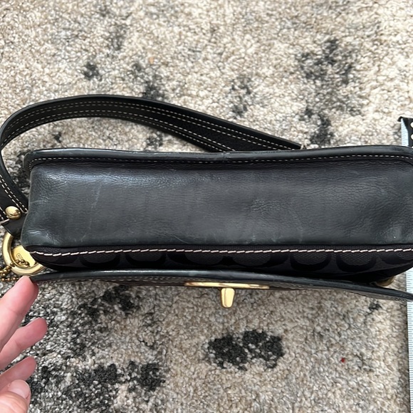 Coach - Picture 5 of 14